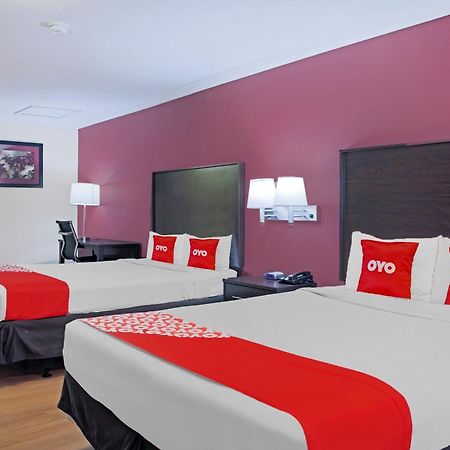 Oyo Hotel Mcallen Airport South Exterior photo