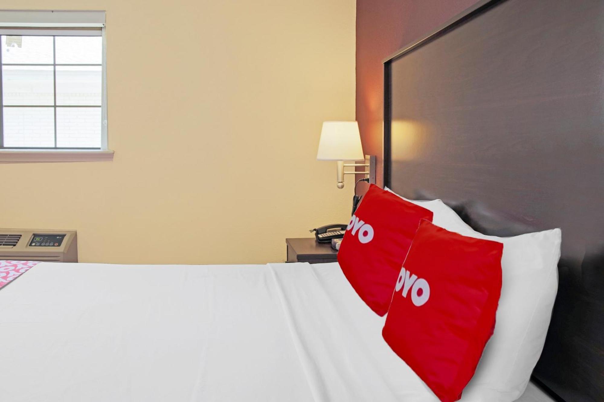 Oyo Hotel Mcallen Airport South Exterior photo