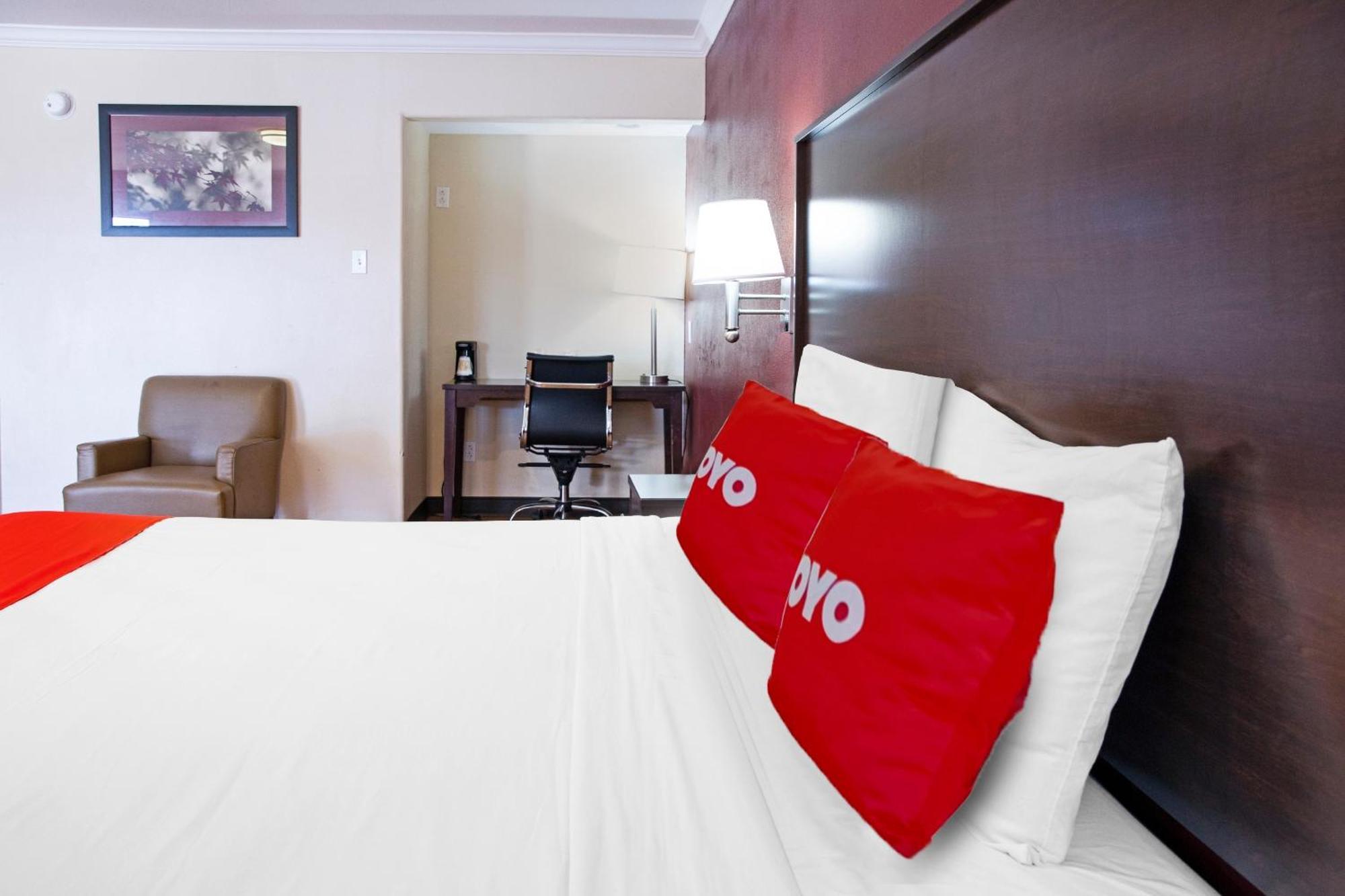 Oyo Hotel Mcallen Airport South Exterior photo