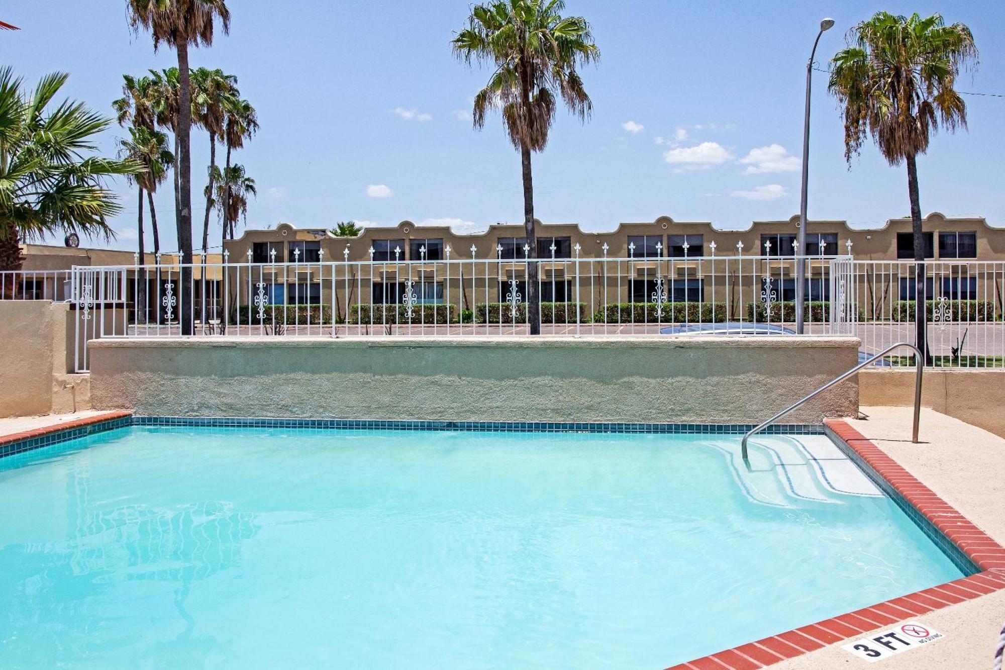 Oyo Hotel Mcallen Airport South Exterior photo