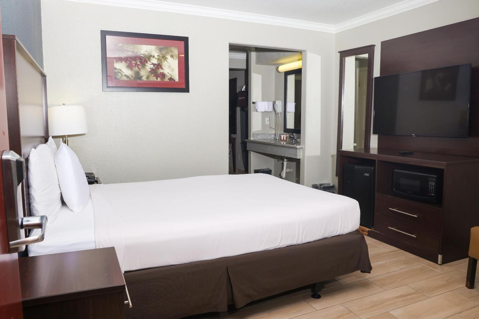 Oyo Hotel Mcallen Airport South Exterior photo