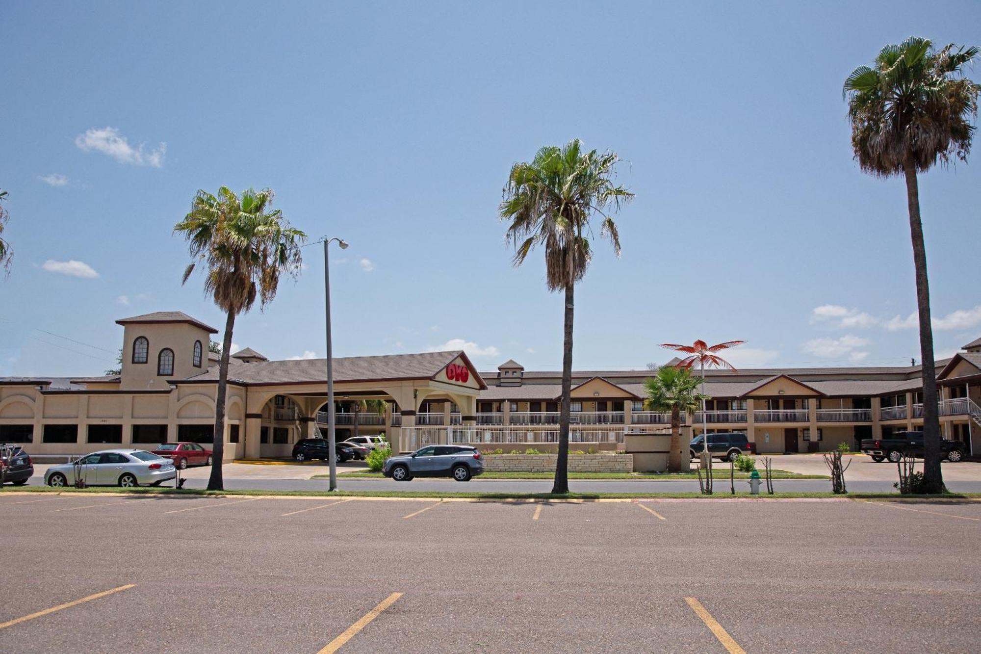 Oyo Hotel Mcallen Airport South Exterior photo