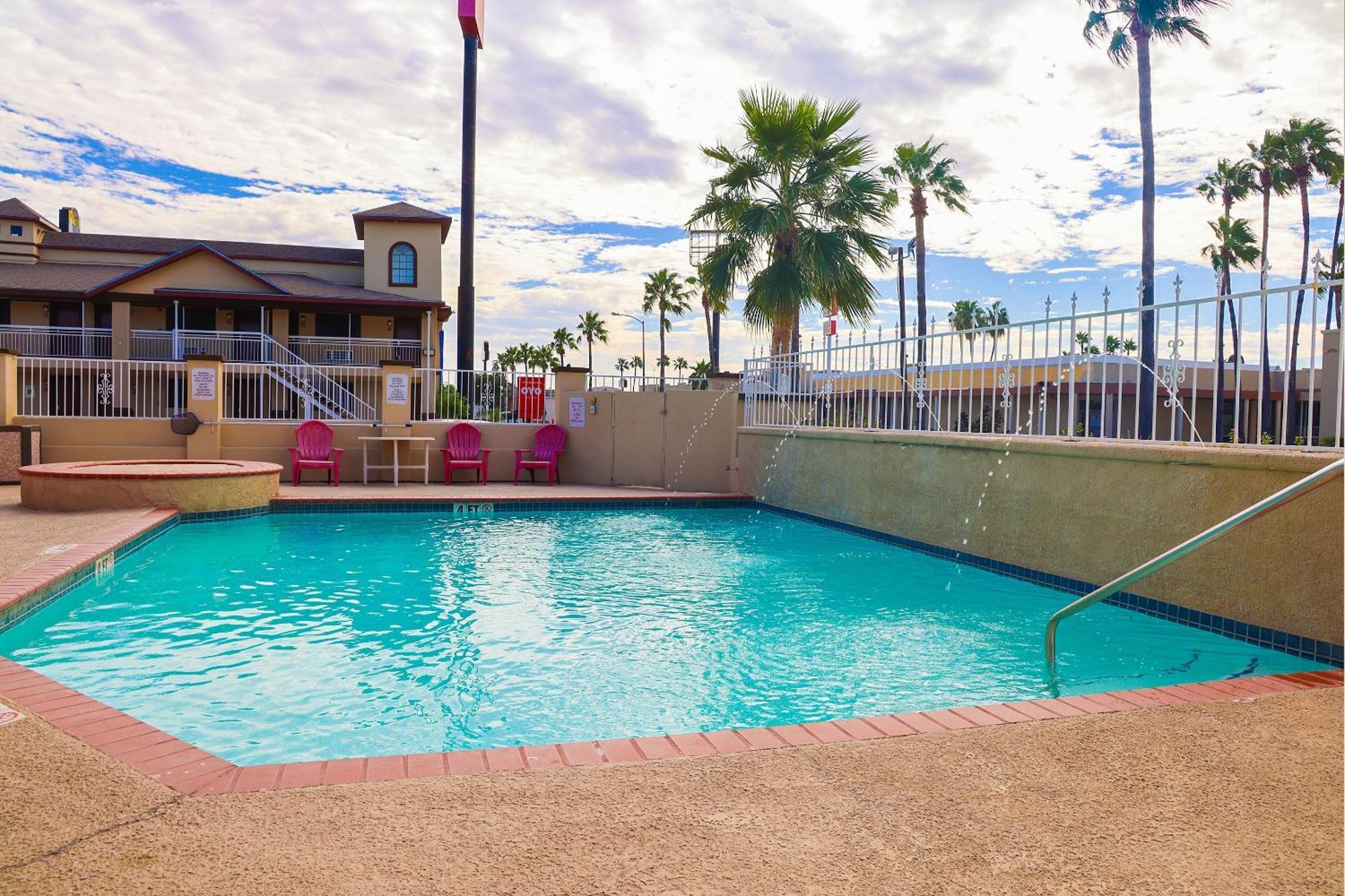 Oyo Hotel Mcallen Airport South Exterior photo